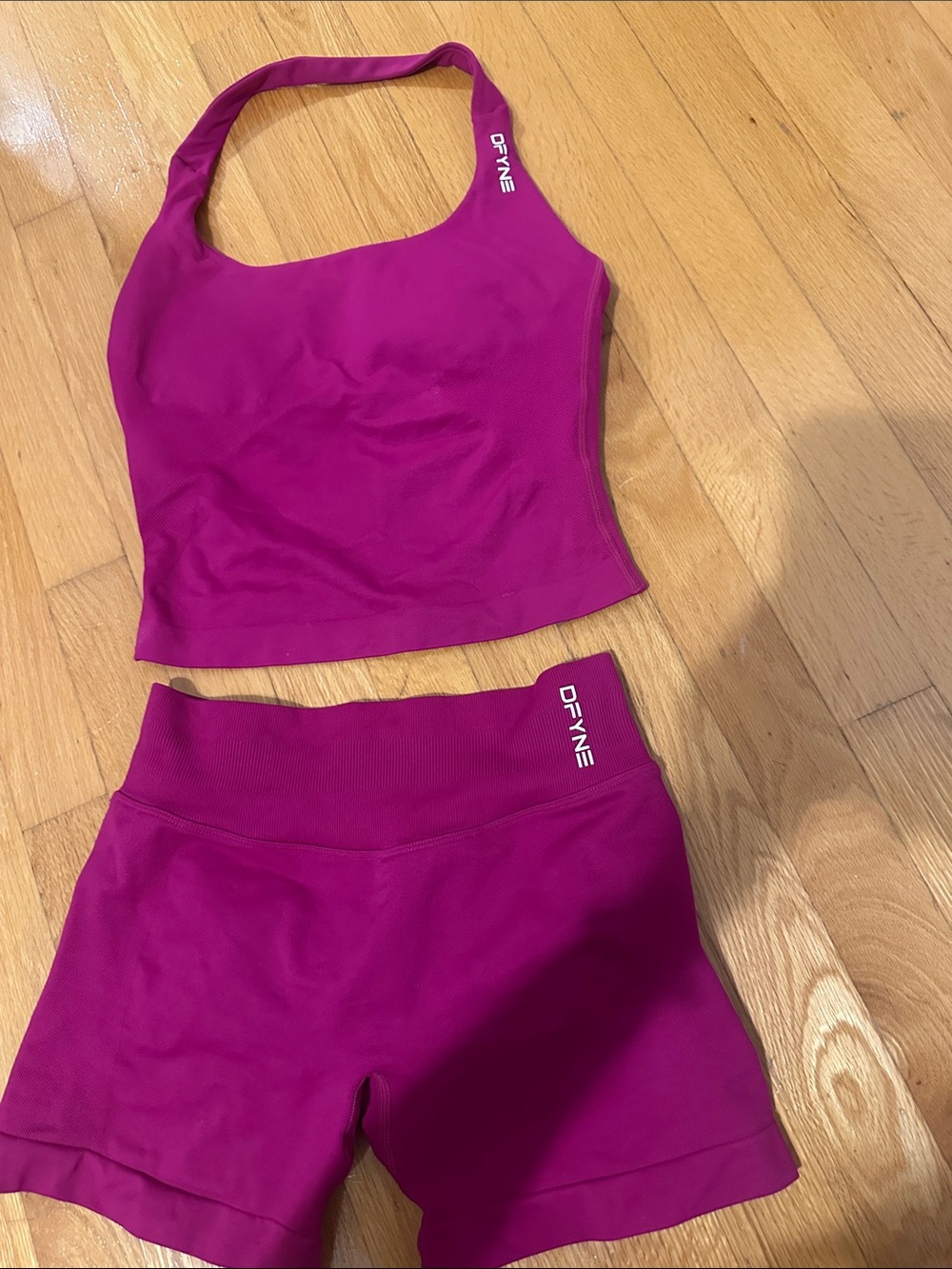 DFYNE Magenta Active set